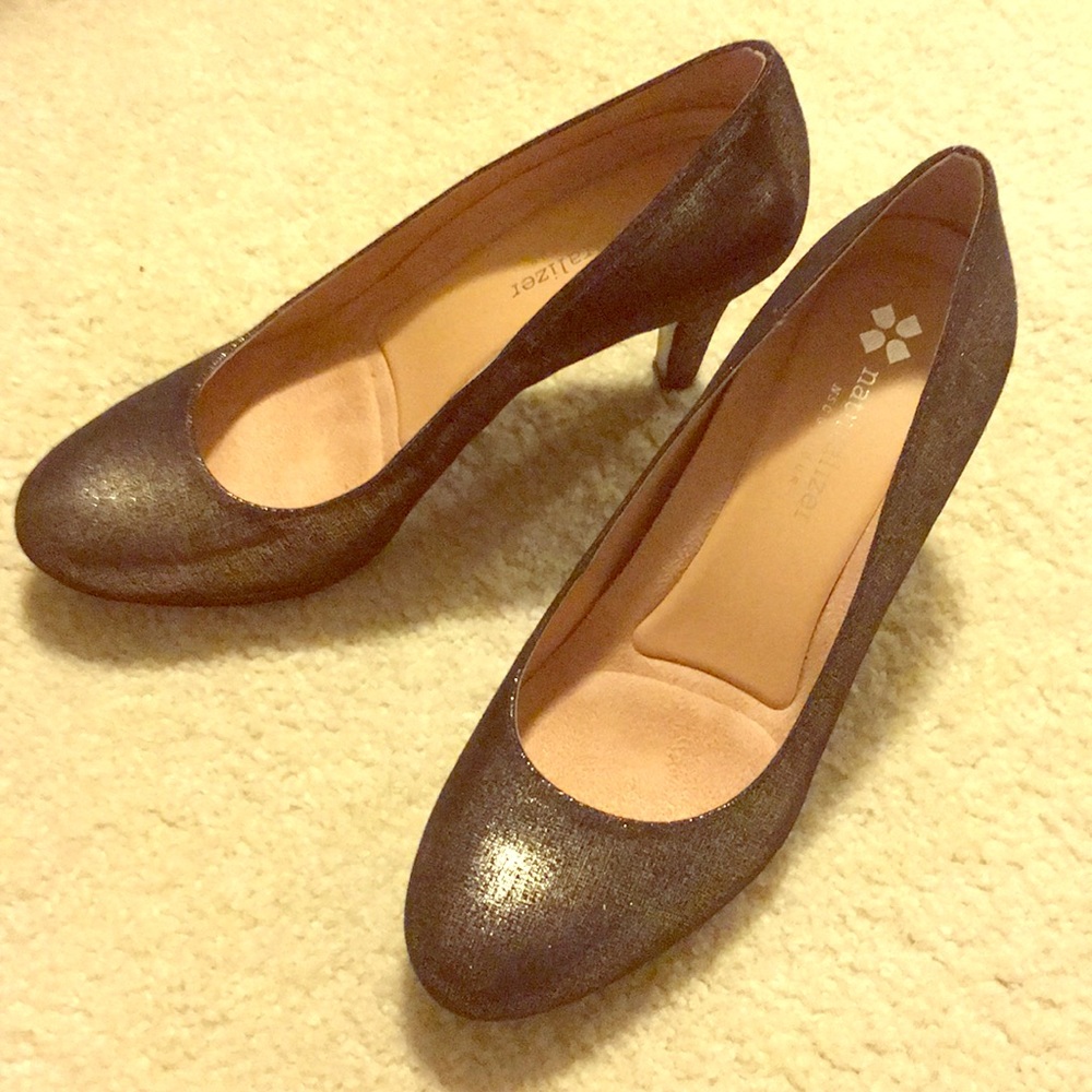 Brand new Naturalizer gold Michelle pump 7